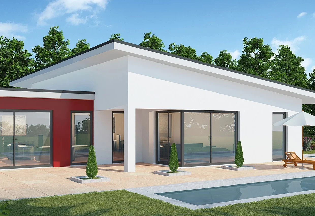 Moderner weißer Bungalow mit rotem Akzent, großen Glasfronten, Terrasse, Pool und Liegestühlen im grünen Garten