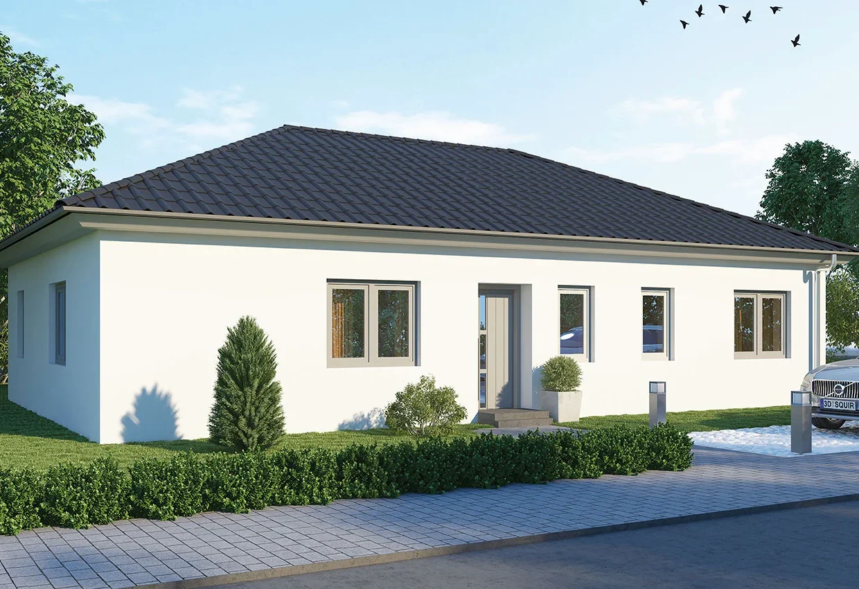 Moderner einstöckiger Bungalow mit weißer Fassade, dunklem Walmdach und gepflasterter Einfahrt mit silbernem Auto