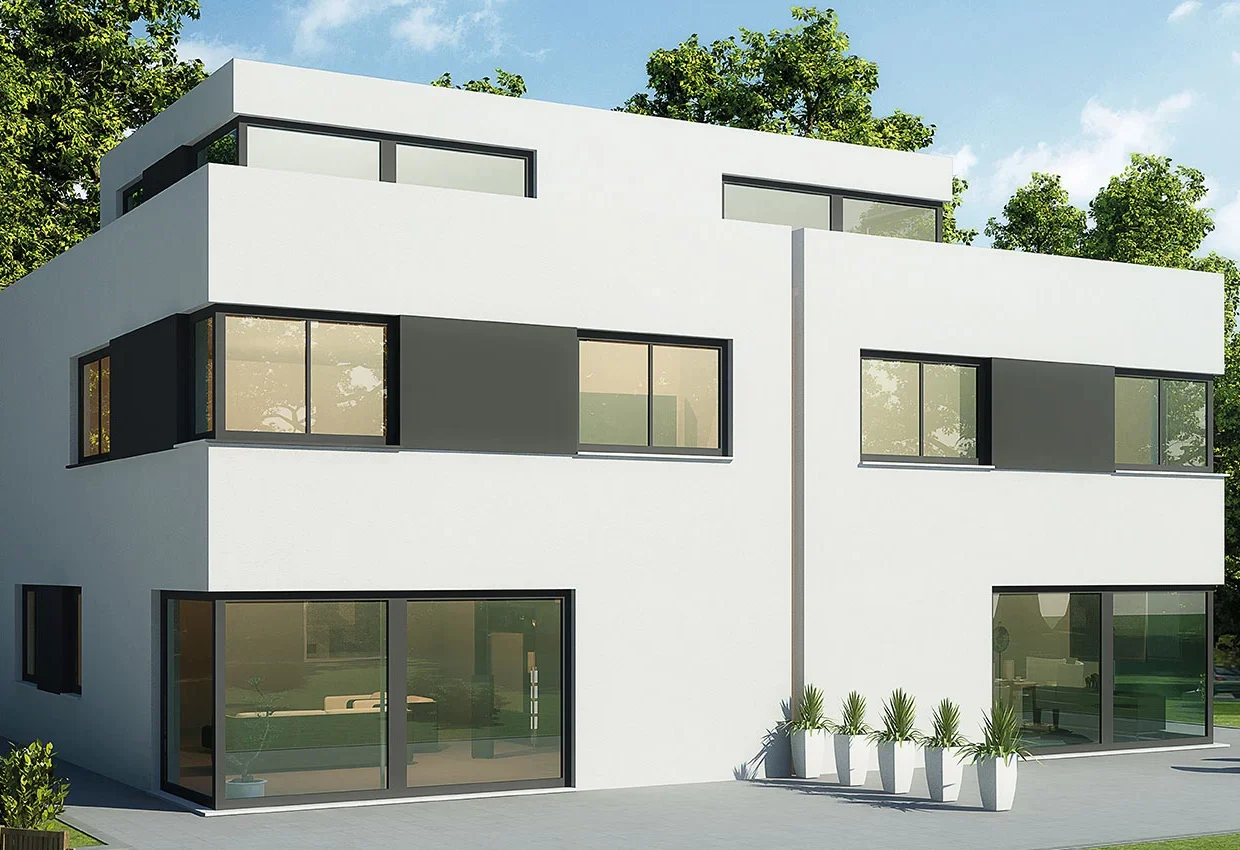 Modernes weißes Doppelhaus mit großen Fenstern, Flachdach und Terrasse inmitten grüner Parklandschaft