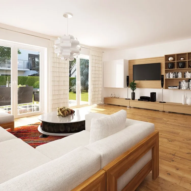 Modernes Wohnzimmer mit weißer Sitzecke, Holzboden und TV-Wand, großer Terrassentür zum Garten