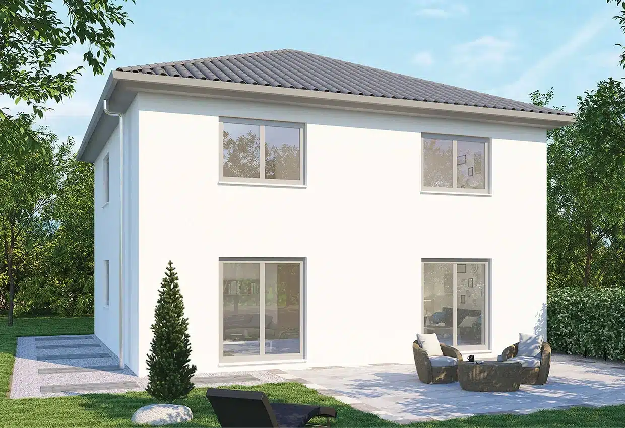 Moderne weiße Stadtvilla mit zwei Stockwerken, großen Fenstern und Terrasse inmitten grüner Gartenlandschaft