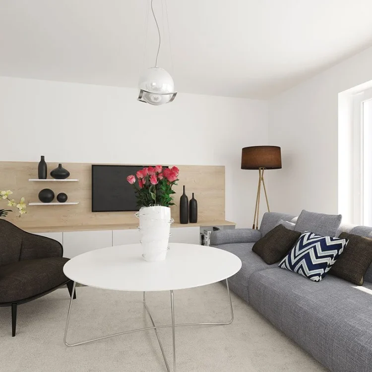 Modernes Wohnzimmer mit grauem Sofa, weißem Couchtisch, TV-Möbel aus Holz und Stehlampe